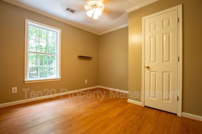 Building Photo - 8284 McKee Rd
