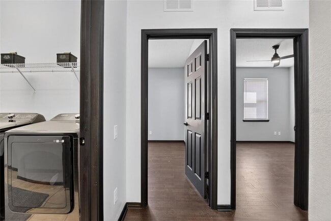 Building Photo - 653 Petal Mist Ln