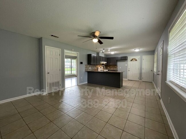 Building Photo - 15482 Patricia Dale Dr