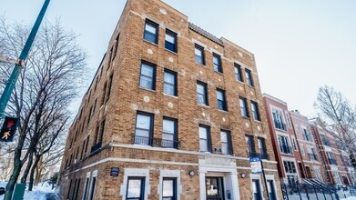 Building Photo - NEWLY REHABBED COZY STUDIO IN LINCOLN PARK...