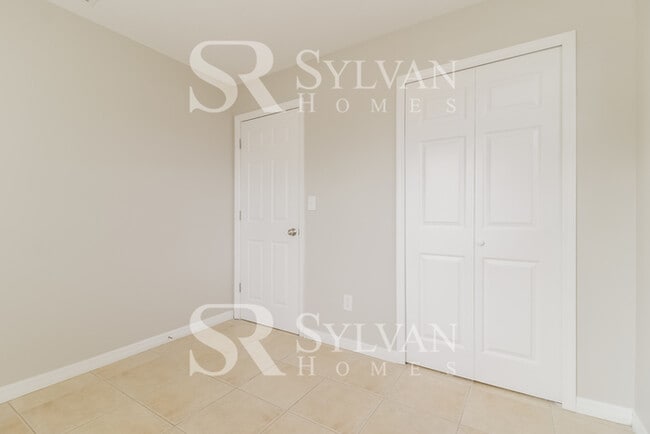 Building Photo - Updated 3 bedroom rancher!