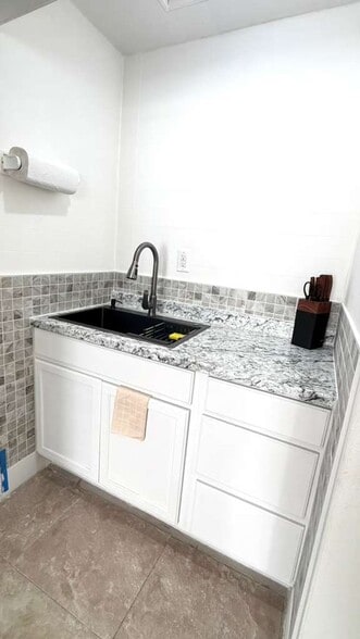 Building Photo - 3030 Plaza St