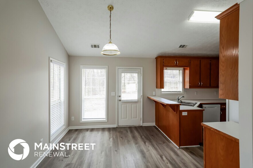 Building Photo - 5107 Scenic View Rd