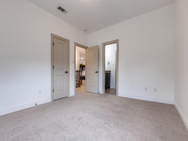 Building Photo - 18619 Duke Lake Dr