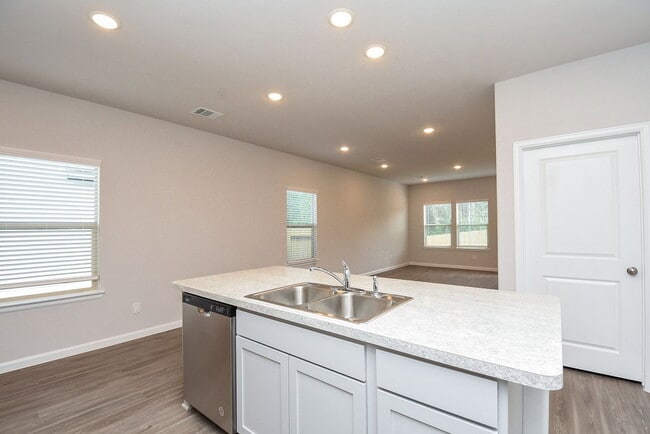 Building Photo - 16493 Moss Ln