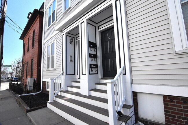 Building Photo - 53 Woodward St