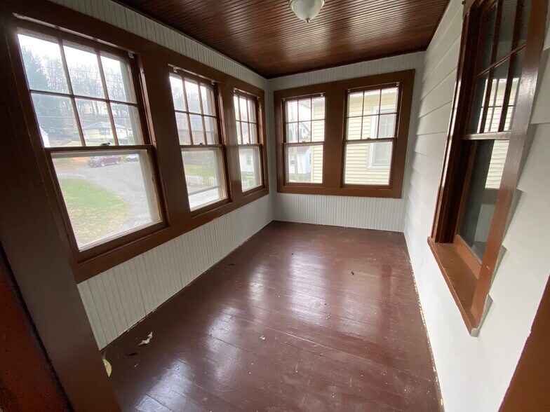 Building Photo - 13 Clark Street - 1st Floor
