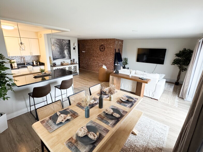 Building Photo - 427 Oregon St