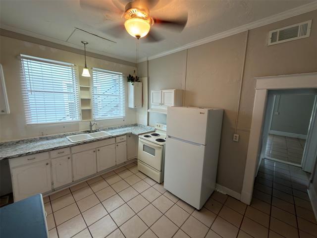 Building Photo - 1019 Sheridan Ave