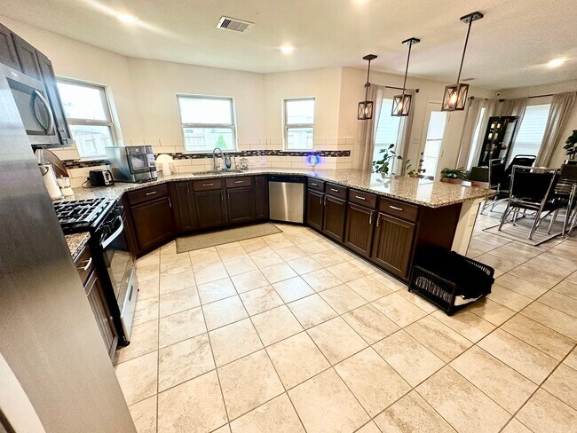 Building Photo - 25323 Queens Causeway Ln
