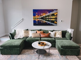 Building Photo - 1446 E 15th St