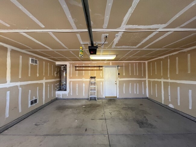 Building Photo - 6615 Silver Moon Dr