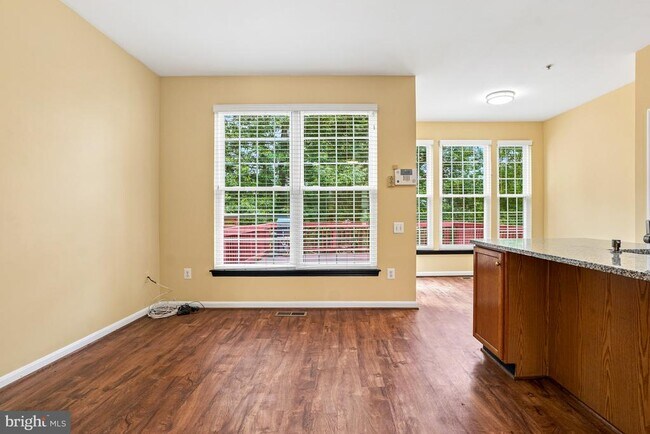 Building Photo - 13711 Dunbar Terrace