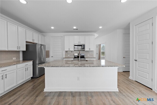 Building Photo - 328 Peace Pipe Way