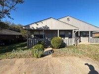 Building Photo - 1106 Suburban Dr