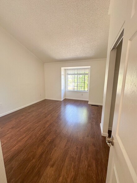 Building Photo - 3539 Bernal Ave
