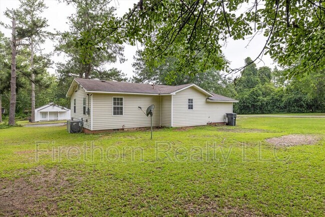Building Photo - 2140 Veterans Dr
