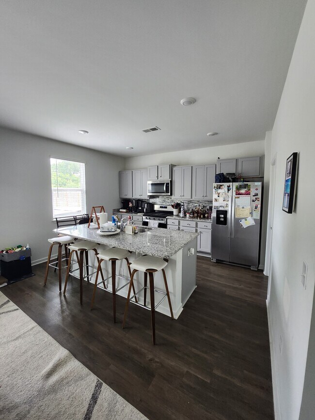 Building Photo - 413 Tributary Cir