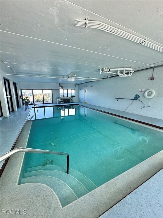 Building Photo - 2711 First St