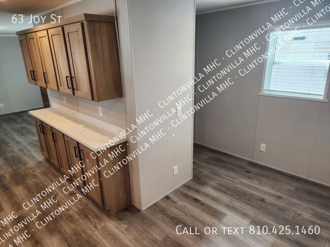 Building Photo - 63 Joy St