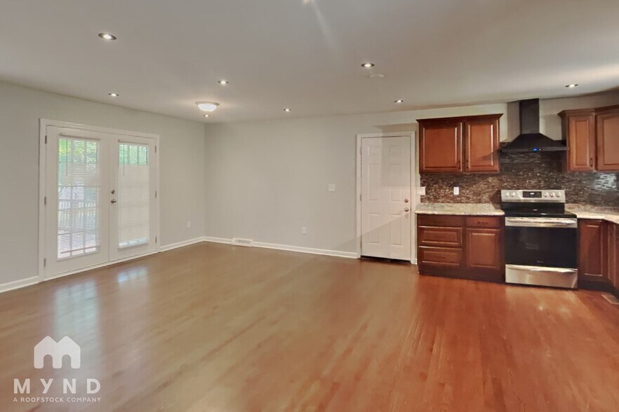 Building Photo - 6815 Saddle Ridge Rd