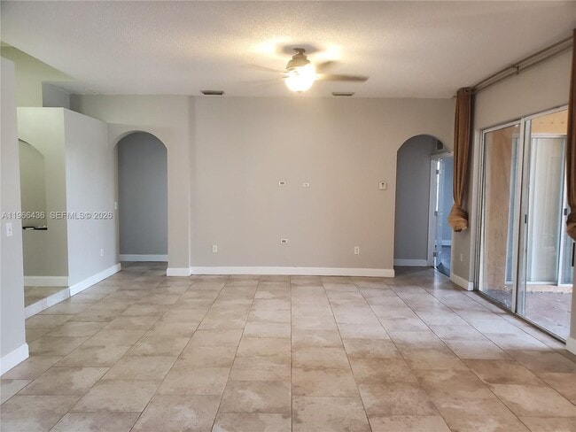 Building Photo - 1821 SE 14th Cir