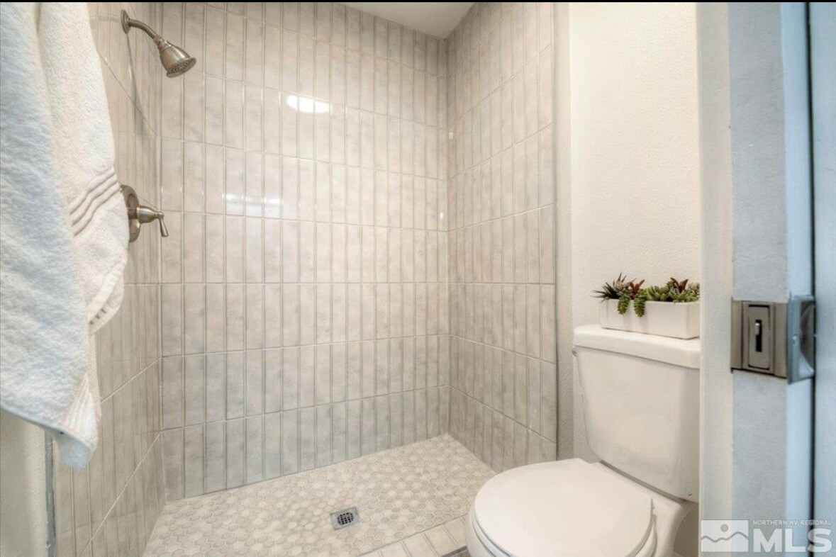 Building Photo - 2014 Branch Ln