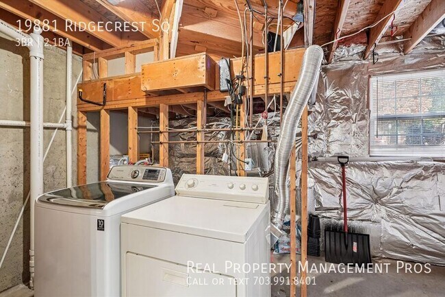 Building Photo - 19881 Ridgecrest Square