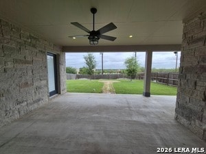 Building Photo - 4815 Viewcrest Rd