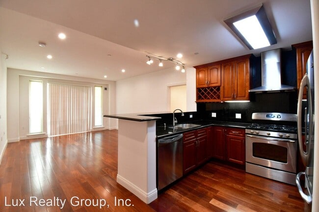 Building Photo - 2 br, 2 bath House - 151 El Camino Real # 113