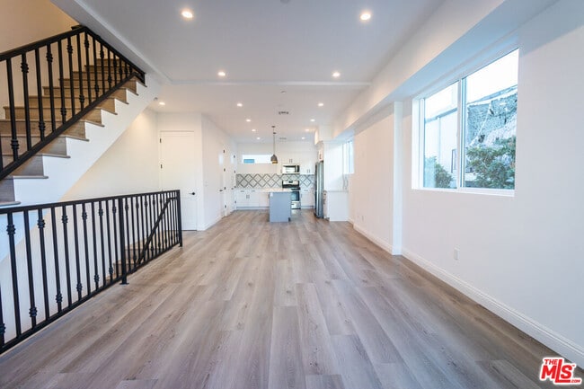 Building Photo - 5323 Ben Ave