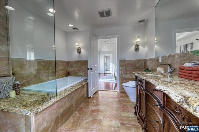 Building Photo - 91 Chestnut Ridge Rd