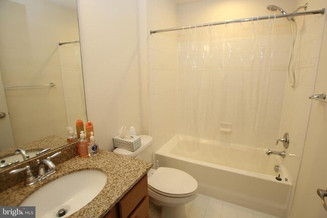 Building Photo - 36401 Ridgeshore Ln