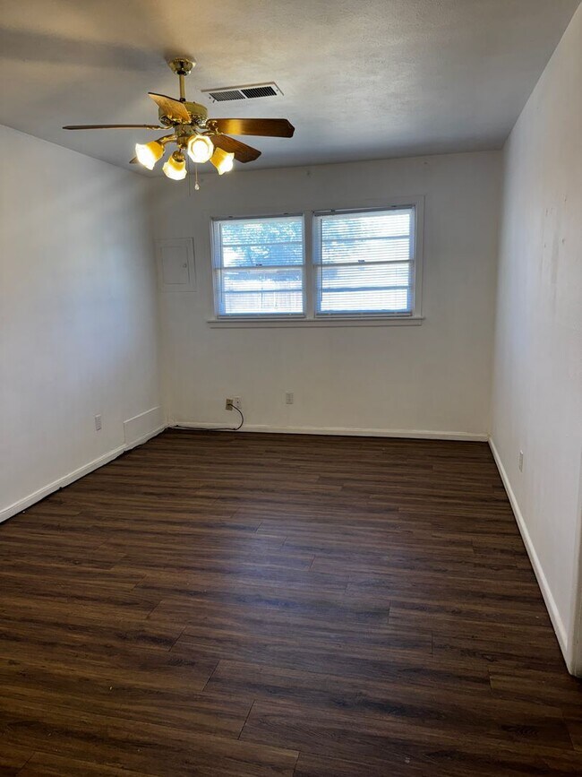 Building Photo - 2014 54th St