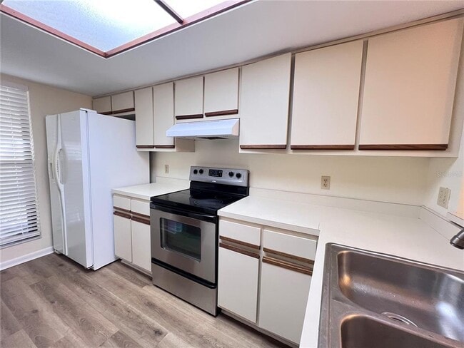 Building Photo - 313 SW 54th Dr