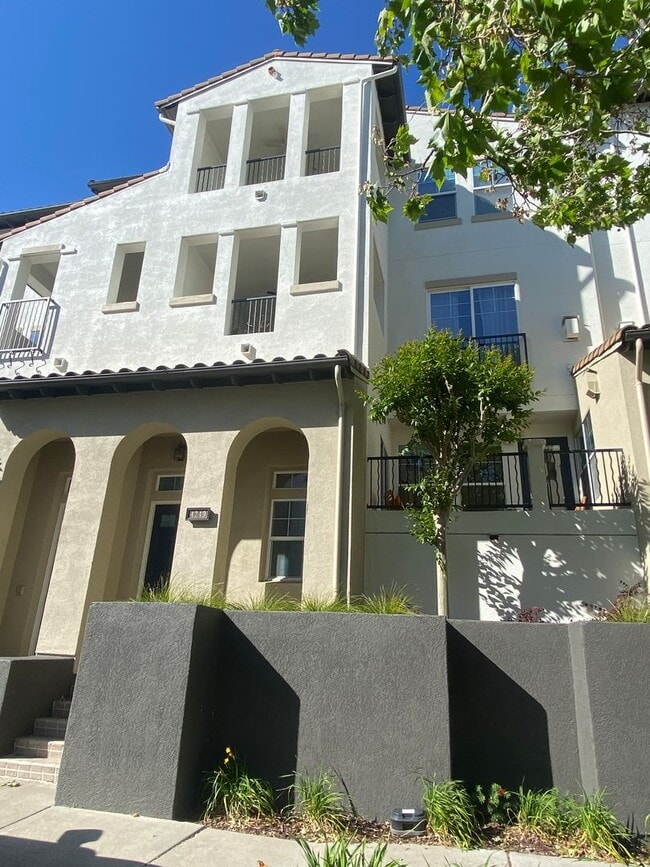 Building Photo - Dublin Ranch Village 2 bd / 2.5 bath