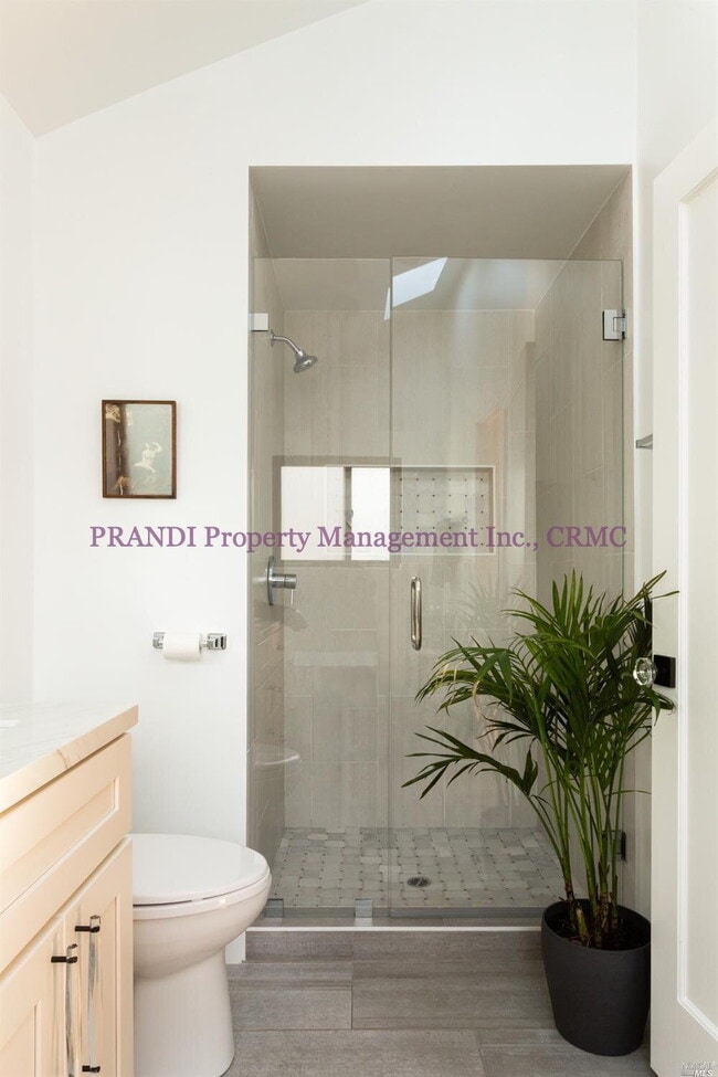Building Photo - Contemporary Corte Madera Home, Recently R...