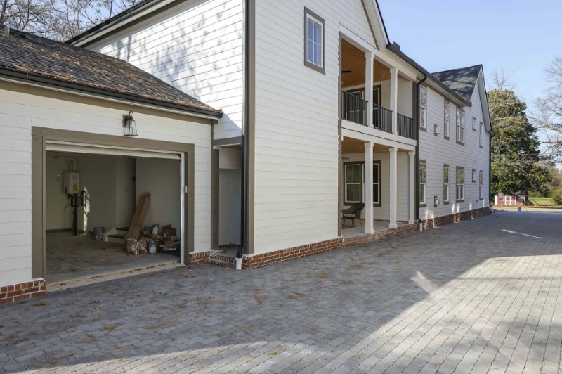 Building Photo - 207 Fairground St