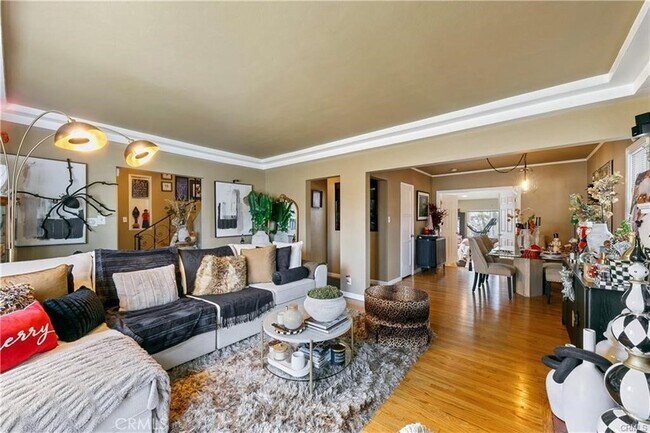 Building Photo - 3907 Edgehill Dr