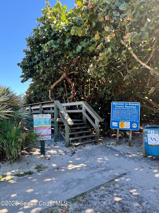 Building Photo - 2160 N Hwy A1A