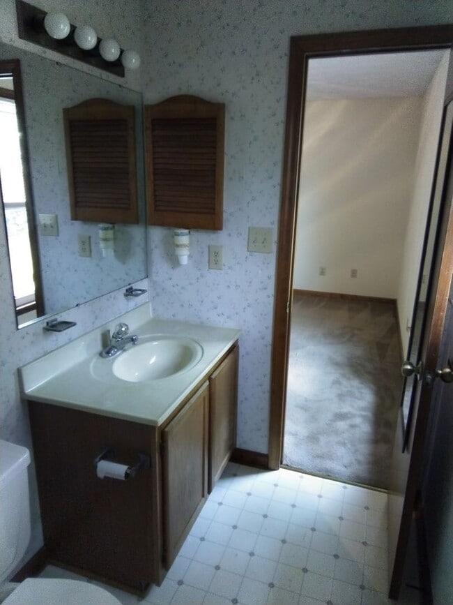 Building Photo - Duplex in Hope Mills!