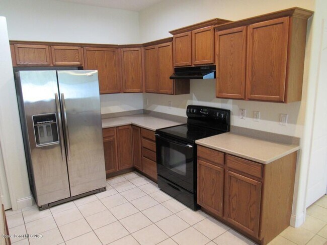 Building Photo - 1741 Bridgeport Cir