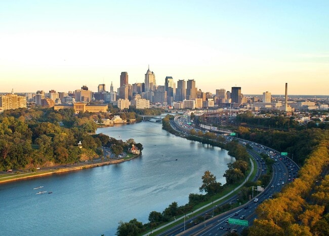 Building Photo - 2346 Pine St