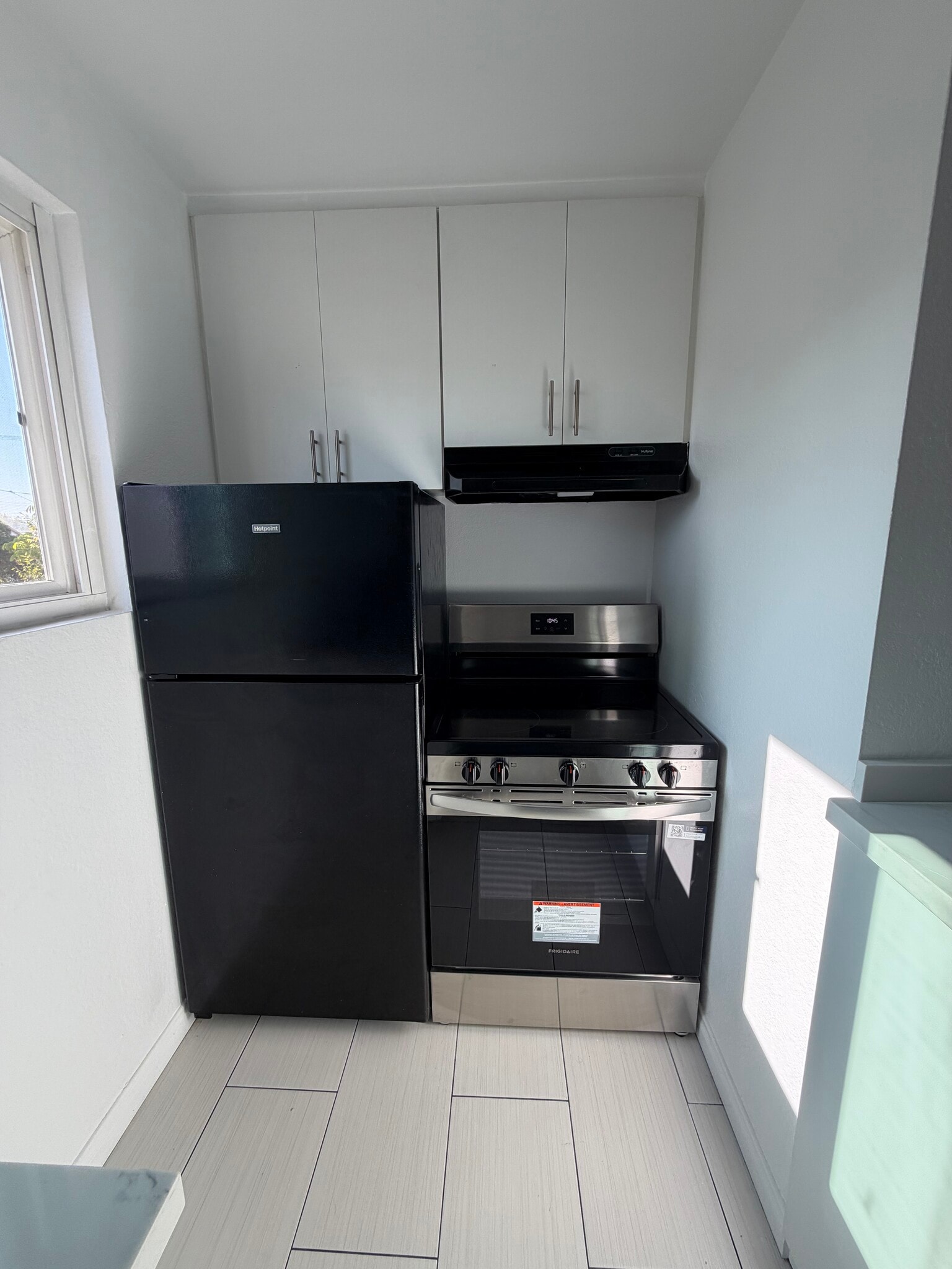 Building Photo - 195 Madrona St