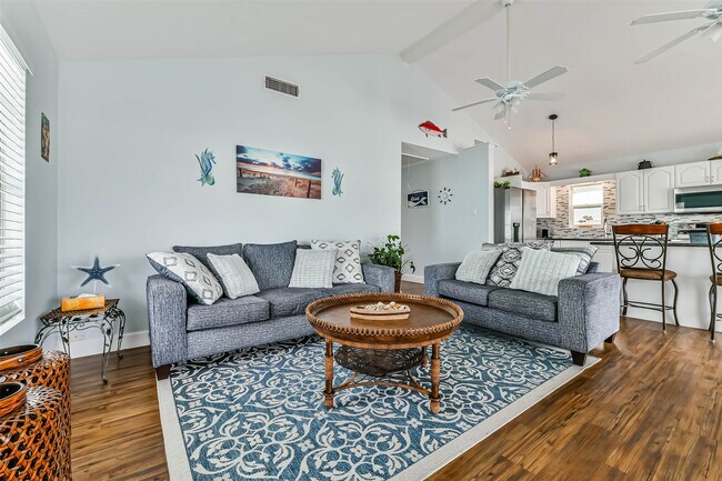 Building Photo - 16542 E Bayside Way