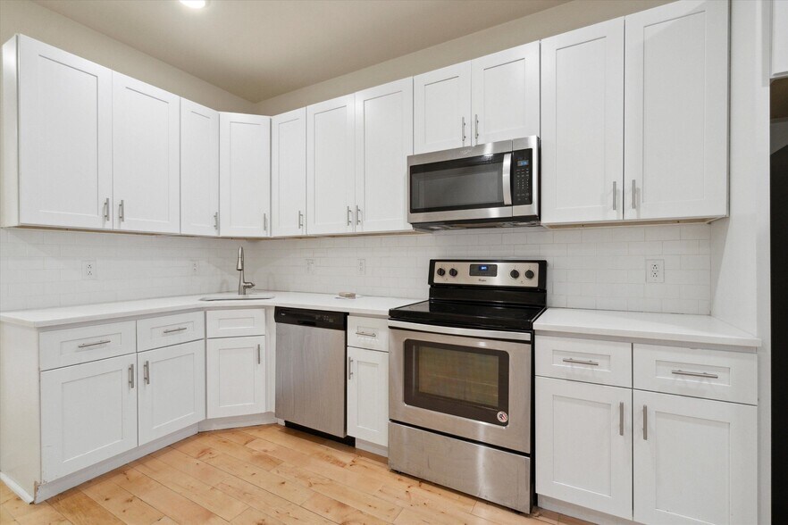 Building Photo - 1802 N Bouvier St