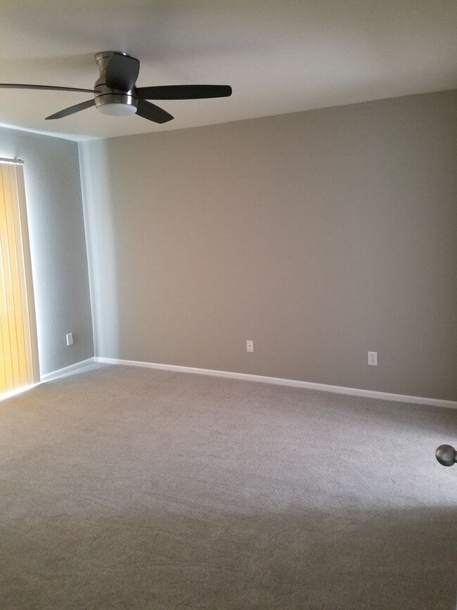 Building Photo - Beautiful Updated 3 Bedroom Ranch Style Ho...