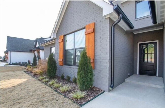 Building Photo - Gorgeous Newer Construction 4 Bedroom Home...