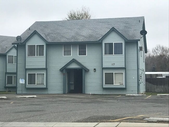 Primary Photo - 17 W 24th Ave