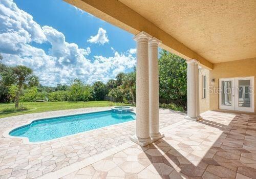 Building Photo - 1648 Bayshore Dr